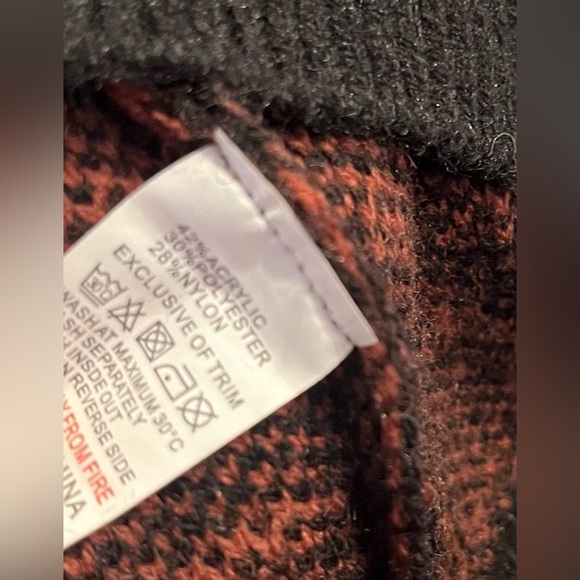 QED London Cinnamon Brown/ Black Zebra Print Sweater Size S/M NWT - Picture 3 of 6